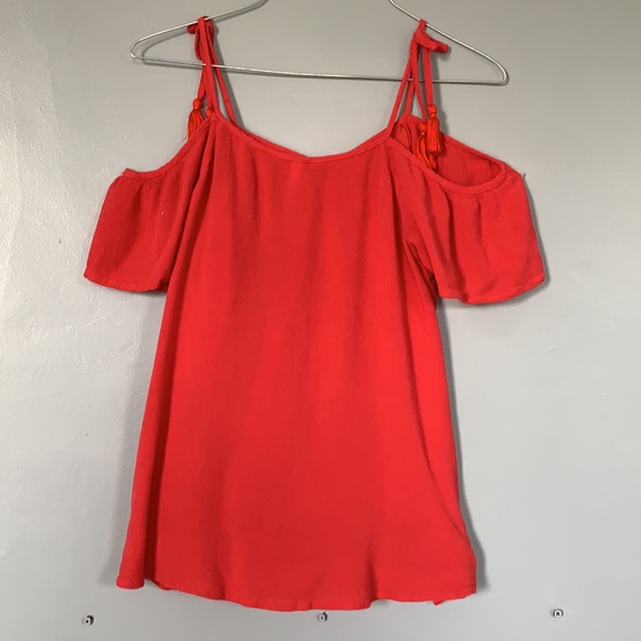 Red Floral Shoulder Top - Picture 2 of 6